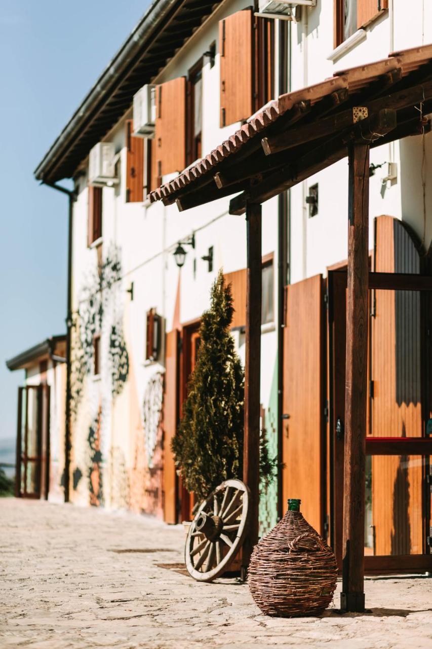 Agriturismo Il Riccio 몬티키오 외부 사진